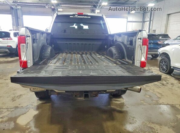 1FT7W2B67HED95948 2017 FORD F250 Silver Вид ззаду
