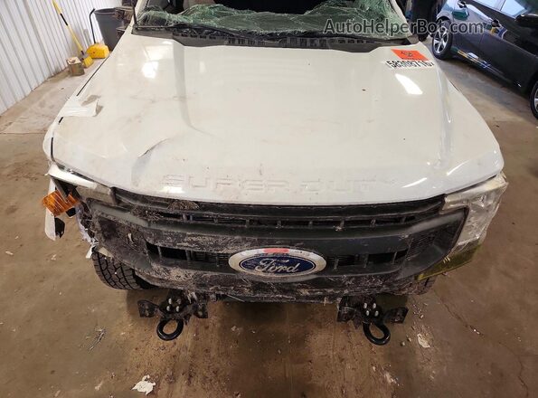1FT7W2B67NEE41676 2022 FORD F250 White Vista interior trasera