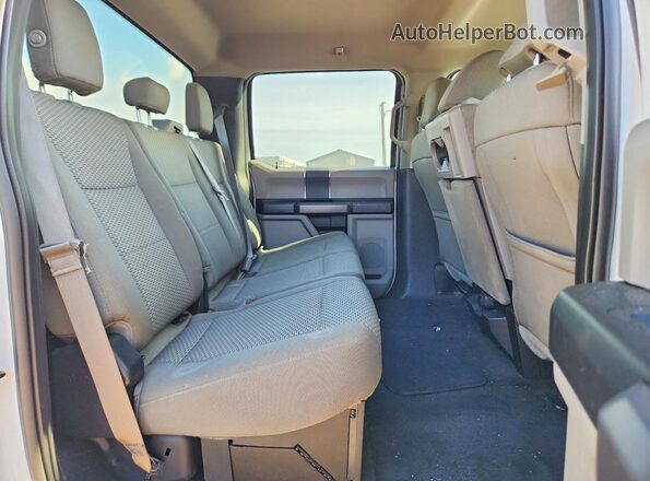1FT7W2B6XJEC19773 2018 FORD F-250 Белый Вид задних сидений