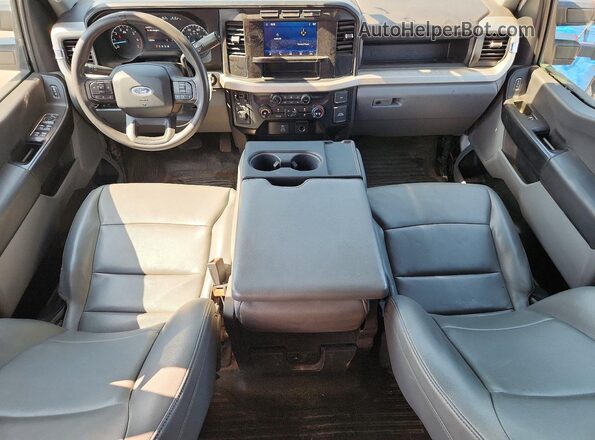 1FT7W2BA0REC37232 2024 FORD F250 White Vista del salpicadero