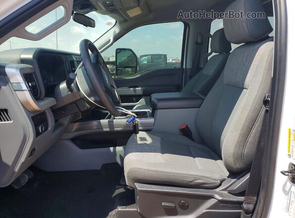 1FT7W2BNXREF08641 2024 FORD F250 White Вид салону спереду