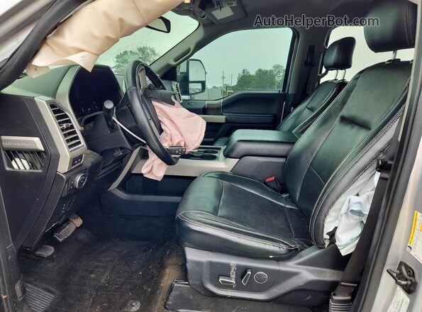 1FT7W2BT2HEC05673 2017 FORD F250 Silver Front interior view