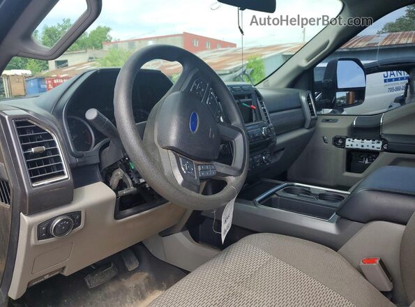 1FT7W2BT3HED22307 2017 FORD F250 Red Вид панелі приладів