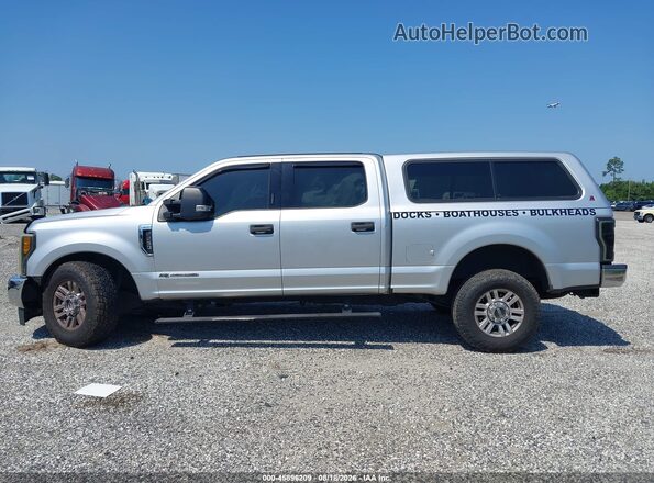 1FT7W2BT4JED04727 2018 FORD F-250 Silver Вид задньої частини салону
