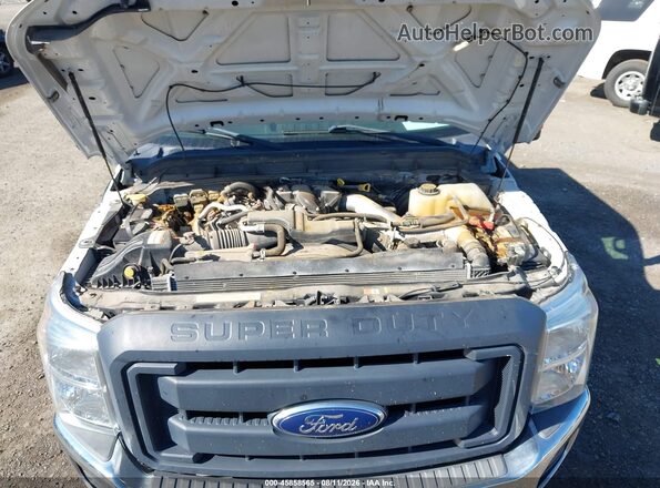 1FT7W2BT7GEC88094 2016 FORD F-250 White Widok z tyłu