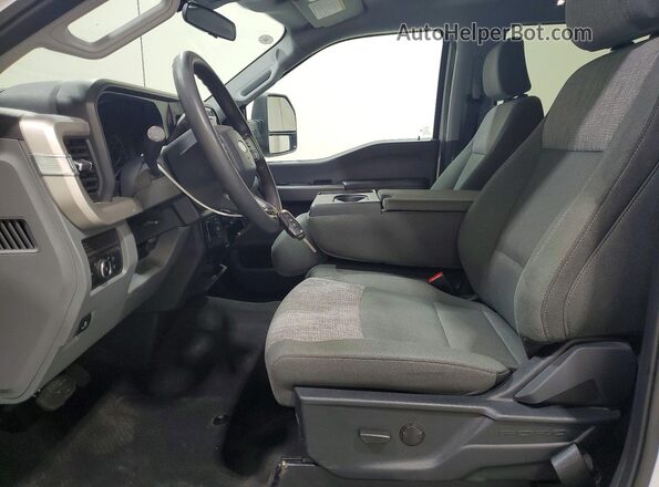 1FT7W2BT7TEC02258 2026 FORD F250 White Vista interior delantera
