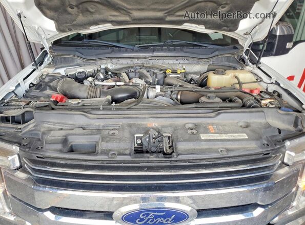 1FT7W2BT8KEC29256 2019 FORD F250 White Widok wnętrza z tyłu