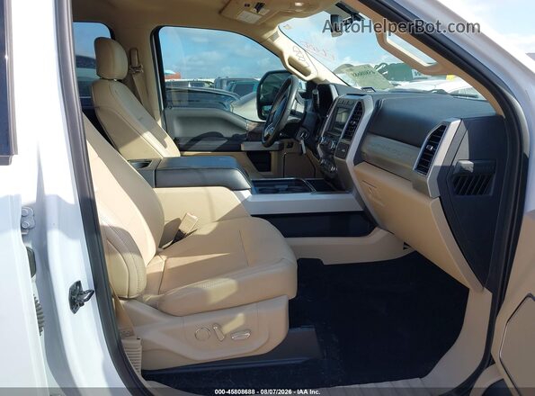 1FT7W2BT8KEG38762 2019 FORD F-250 White Front interior view