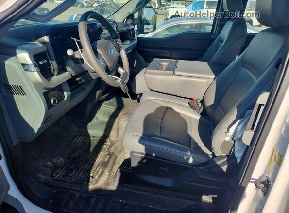 1FT7X2AA2SEC59737 2025 FORD F250 White Front interior view