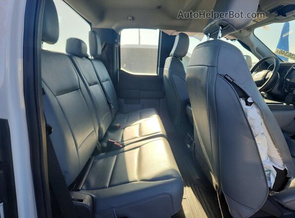 1FT7X2AA2SEC59737 2025 FORD F250 White Rear seats view
