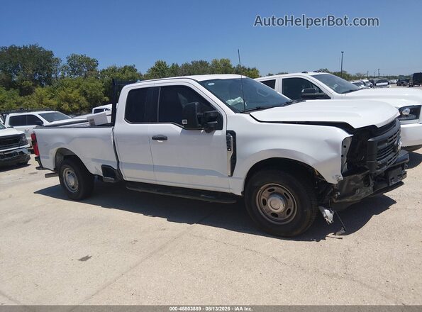 1FT7X2AA8TEC77306 2026 FORD F-250 White Vista interior trasera