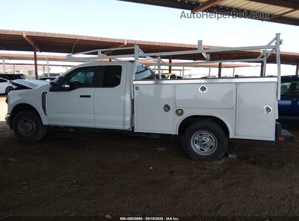 1FT7X2AAXREF09185 2024 FORD F-250 White Вид задньої частини салону