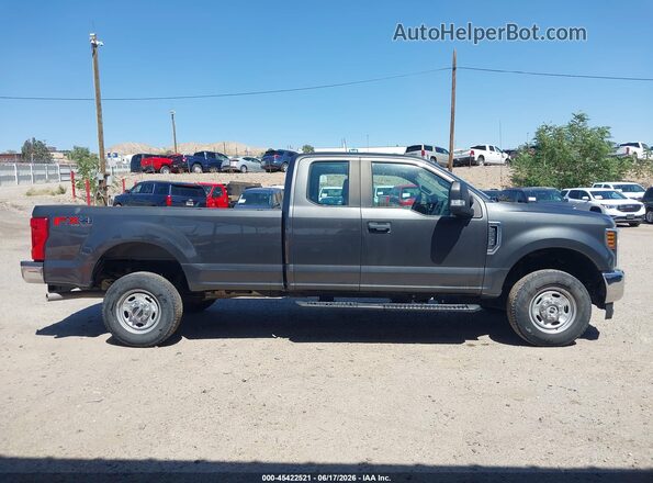 1FT7X2B60JEC69952 2018 FORD F-250 Gray 