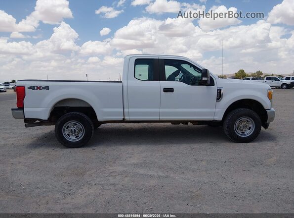 1FT7X2B62HED28462 2017 FORD F-250 White Vista interior trasera
