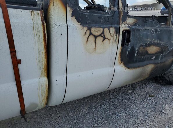 1FT7X2B63GEC11472 2016 FORD F250 White Widok tylnych siedzeń