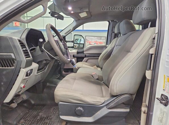 1FT7X2B63JEB14778 2018 FORD F250 White Вид салону спереду