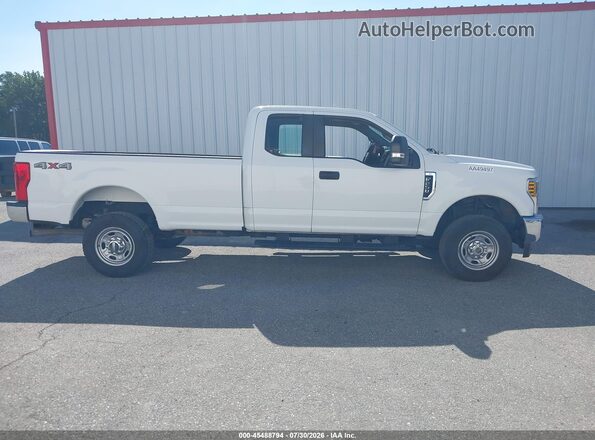1FT7X2B63KEF35305 2019 FORD F-250 Gray Widok wnętrza z tyłu