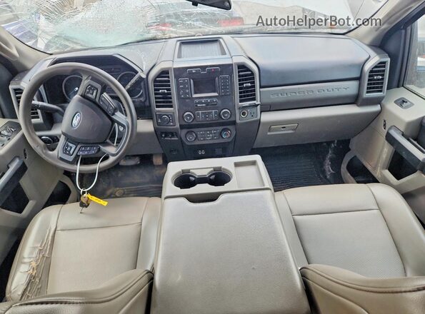 1FT7X2B63KEF55649 2019 FORD F250 White Widok deski rozdzielczej