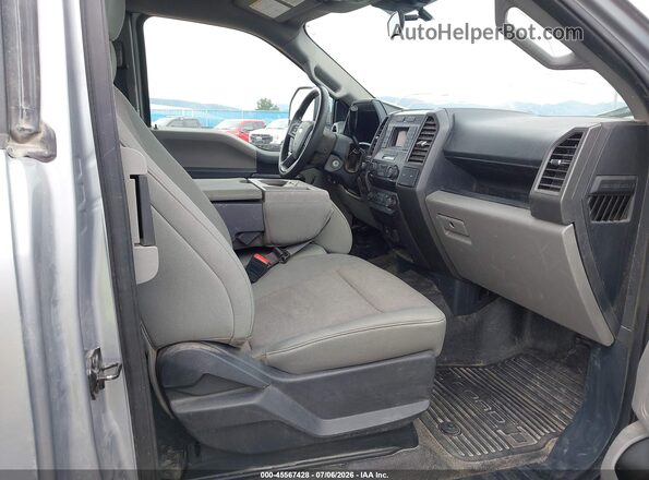 1FT7X2B63NEF13812 2022 FORD F-250 Серебряный Вид салона спереди