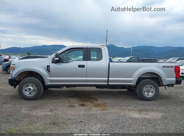 1FT7X2B63NEF13812 2022 FORD F-250 Серебряный 