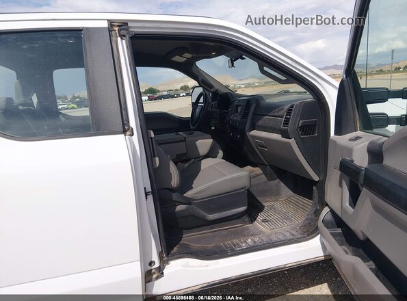 1FT7X2B64JEC69954 2018 FORD F-250 White Front interior view