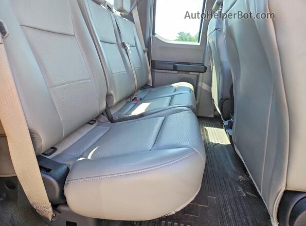 1FT7X2B65HEB23444 2017 FORD F250 Белый Вид задних сидений
