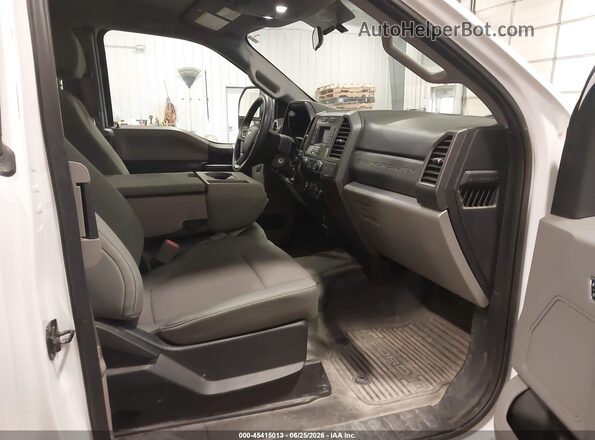 1FT7X2B65JEB74819 2018 FORD F-250 White Вид салону спереду