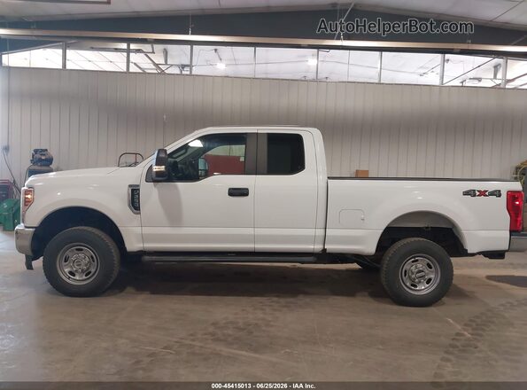 1FT7X2B65JEB74819 2018 FORD F-250 White 