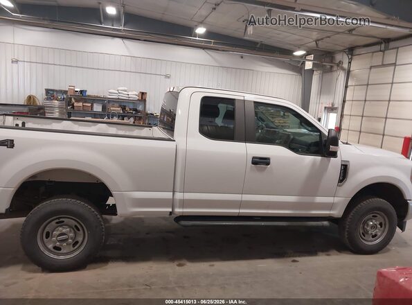 1FT7X2B65JEB74819 2018 FORD F-250 White 