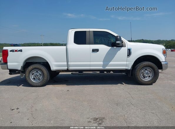 1FT7X2B66NEF05915 2022 FORD F-250 Yellow Widok wnętrza z tyłu