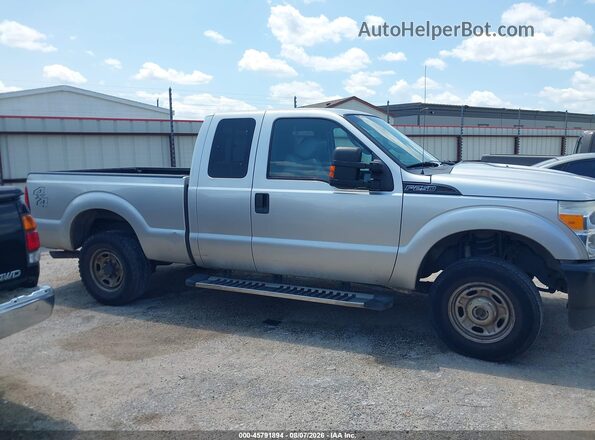 1FT7X2B67GEC18036 2016 FORD F-250 Серебряный Вид задней части салона