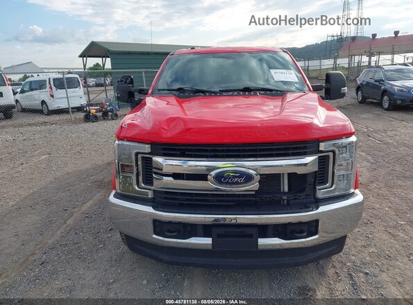 1FT7X2B67JEB36962 2018 FORD F-250 Красный Вид задней части салона