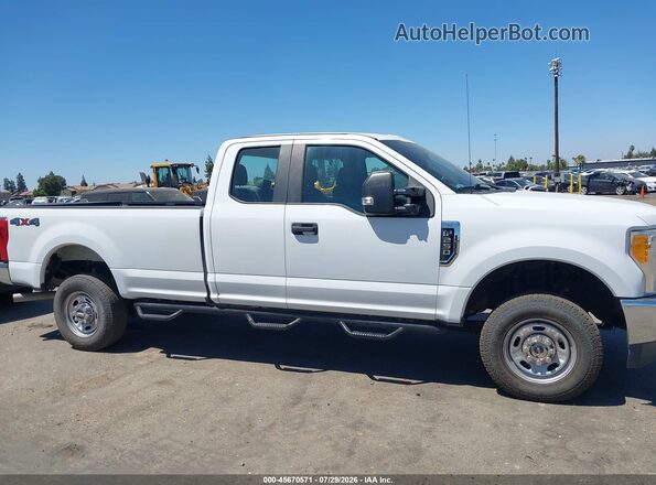 1FT7X2B6XHEE15056 2017 FORD F-250 White Rear interior view