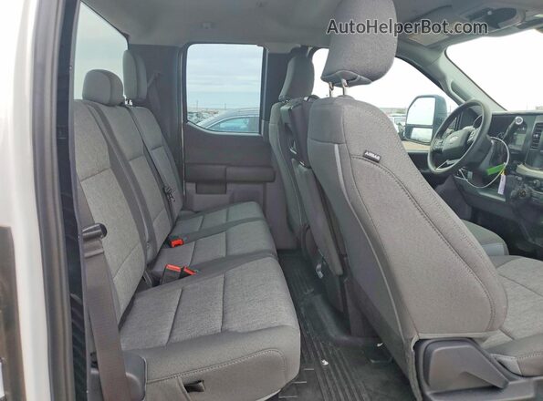 1FT7X2BA1TED05106 2026 FORD F250 Белый Вид задних сидений