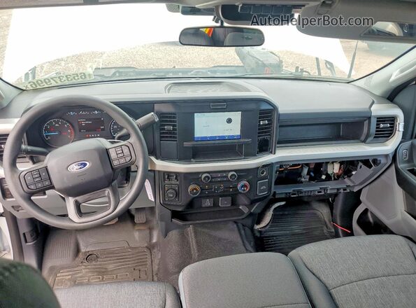 1FT7X2BA1TED05106 2026 FORD F250 Белый Вид панели приборов