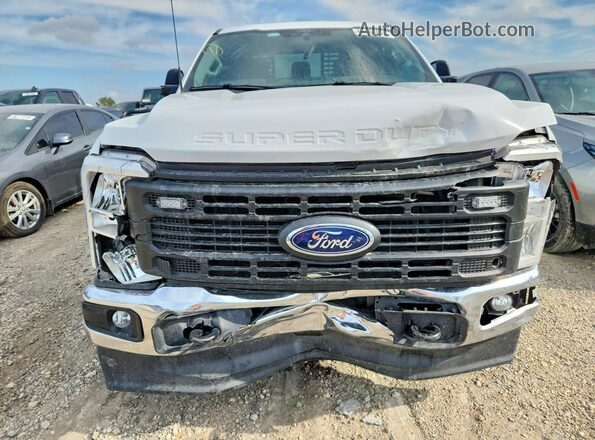 1FT7X2BA7TEC91566 2026 FORD F250 White Widok z przodu
