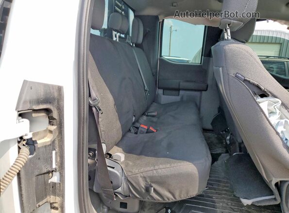 1FT7X2BA7TEC91566 2026 FORD F250 White Widok tylnych siedzeń