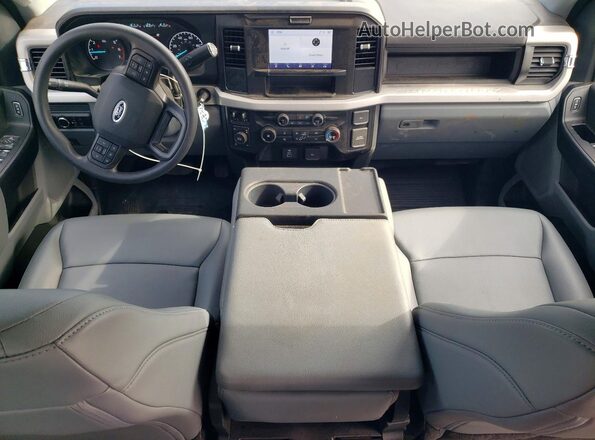 1FT7X2BA7TEC99585 2026 FORD F250 White Առջևի վահանակի տեսք