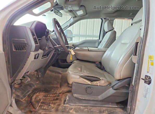 1FT7X2BN3NEF23666 2022 FORD F250 Белый Вид салона спереди