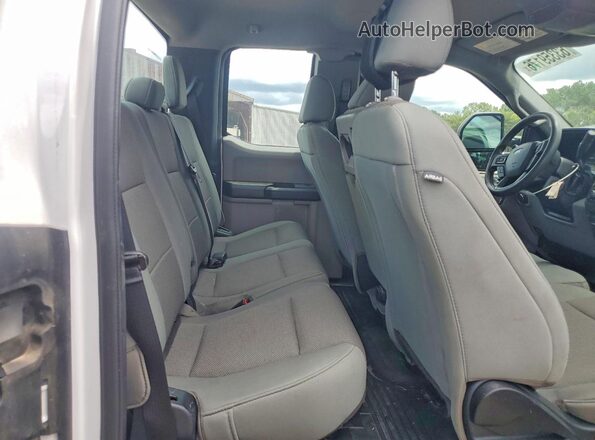 1FT7X2BT2LEC23760 2020 FORD F250 White Rear seats view