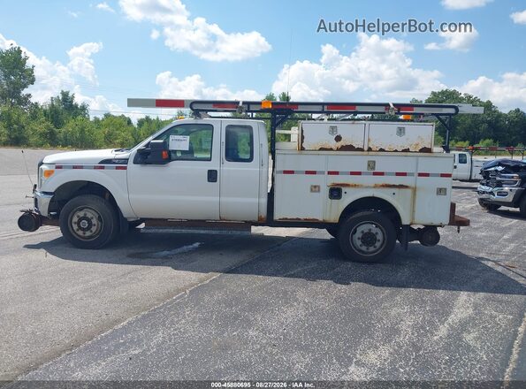 1FT7X3B60GEA31808 2016 FORD F350 Белый Вид задней части салона