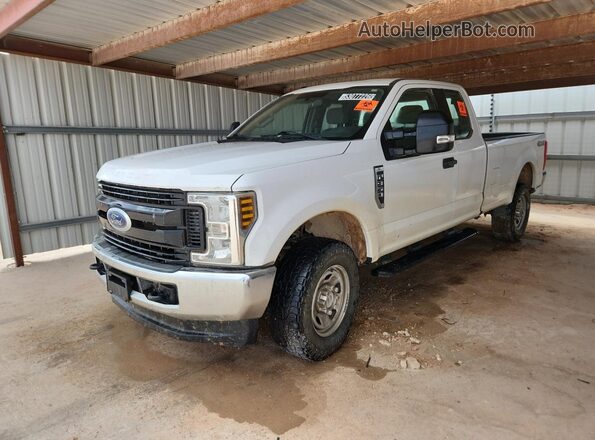 1FT7X3B60KED70741 2019 FORD F350 White სალონის 360-გრადუსიანი ხედი