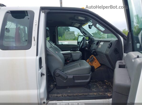 1FT7X3B6XGEC72307 2016 FORD F350 Белый Вид салона спереди