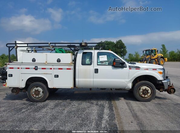 1FT7X3B6XGEC72307 2016 FORD F350 Белый Вид щитка приборов