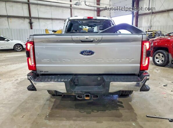 1FT8W2BT0PEC22121 2023 FORD F250 Silver Вид ззаду