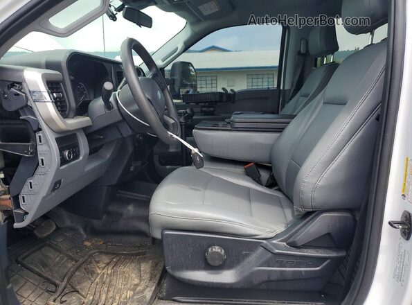 1FT8W2BT7PEC67542 2023 FORD F-250 Белый Вид салона спереди