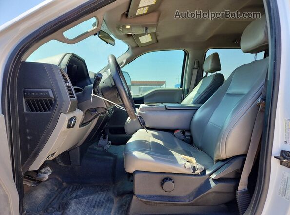 1FT8W3B68JEC18096 2018 FORD F350 Белый Вид салона спереди