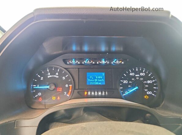 1FT8W3B68JEC18096 2018 FORD F350 Белый Вид щитка приборов