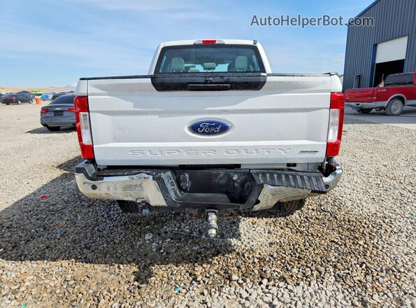 1FT8W3B6XHEF24940 2017 FORD F350 Белый Вид сзади
