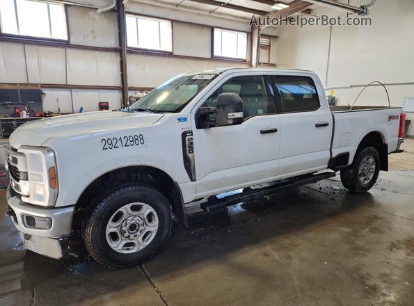 1FT8W3BA4TED62655 2026 FORD F350 White Սալոնի 360 աստիճան տեսք